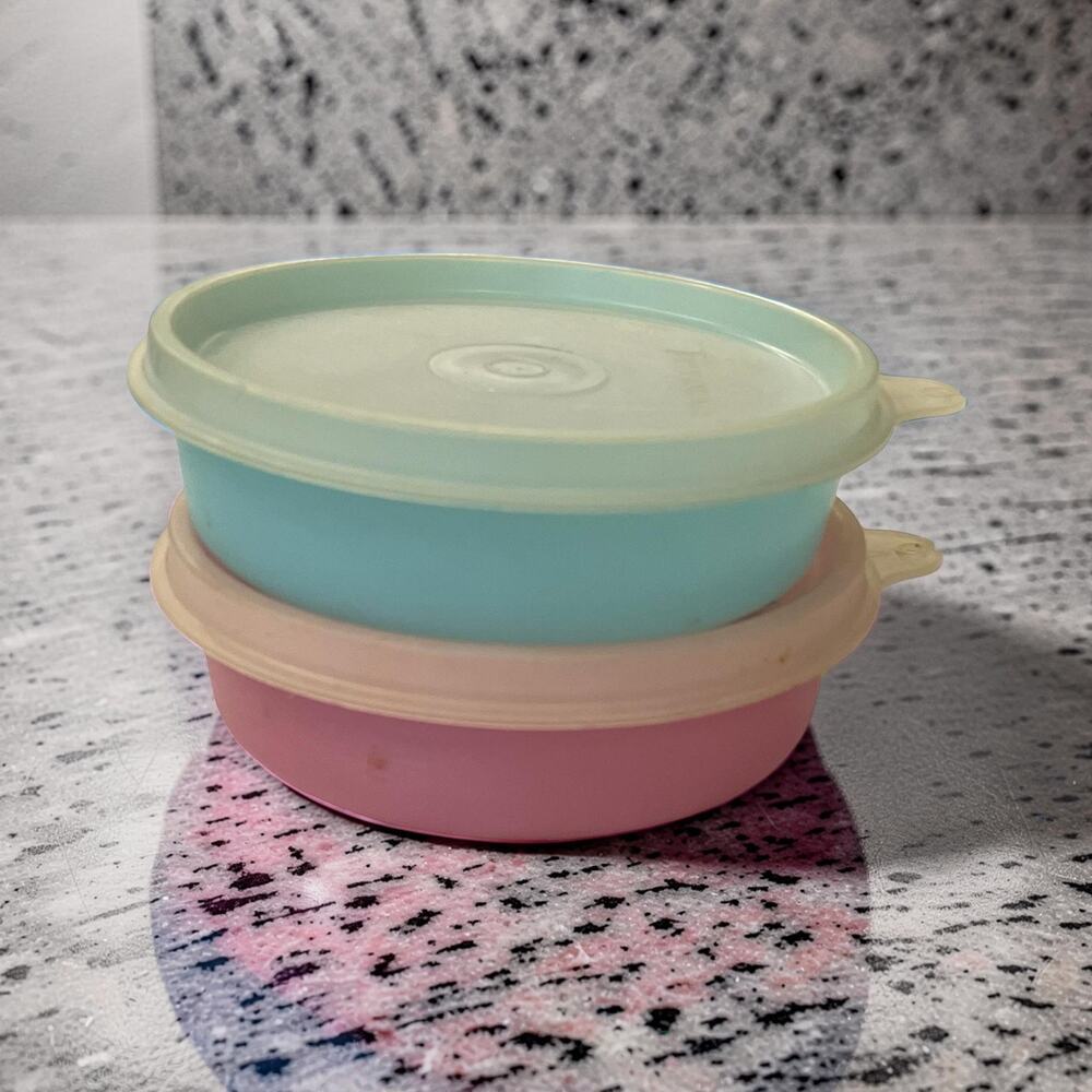 Tupperware Little Wonders Snack Bowls Set 2 Pink Blue 6oz 1286 Sheer Lid 215 VTG